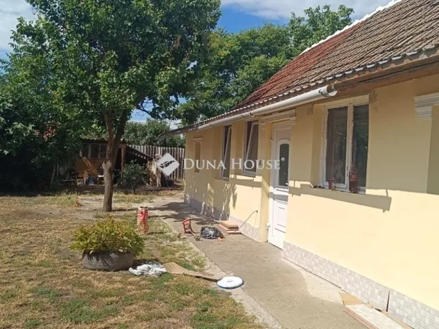 Eladó ház Szentmártonkáta 65 nm