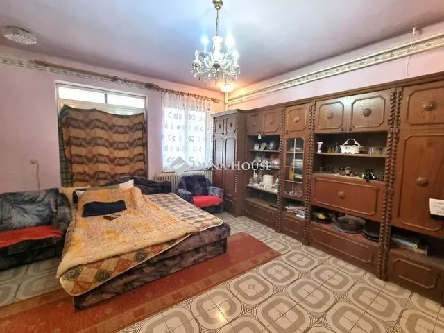 Eladó ház Tápiószecső 170 nm