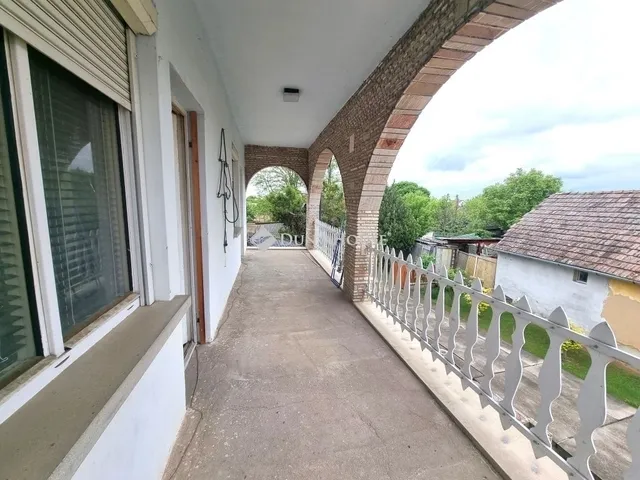 Eladó ház Tápiószecső 170 nm