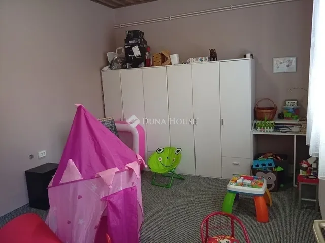 Eladó ház Dány 140 nm