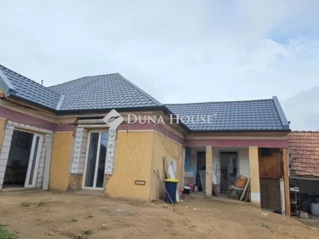 Eladó ház Tápiószecső 140 nm