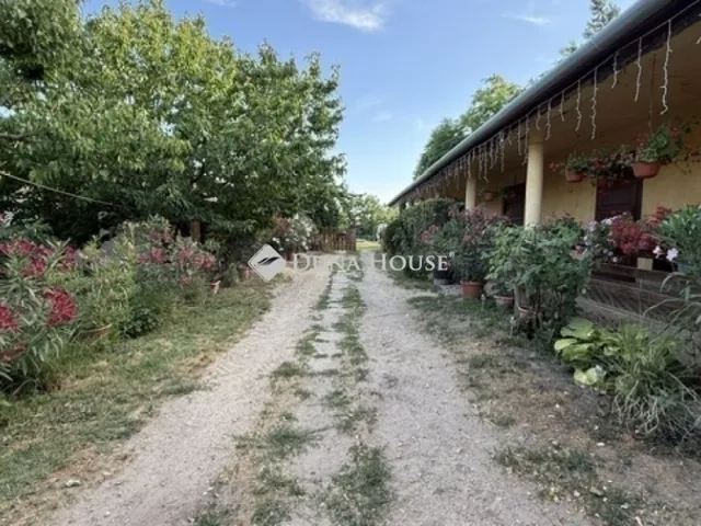 Eladó ház Vecsés 72 nm