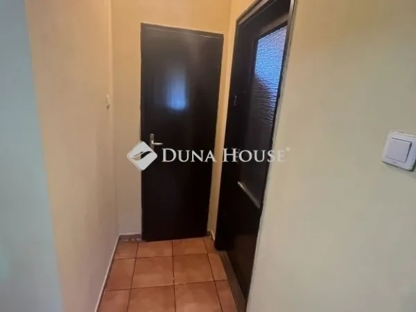 Eladó ház Úri 77 nm