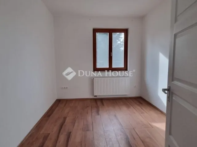 Eladó ház Dány 145 nm