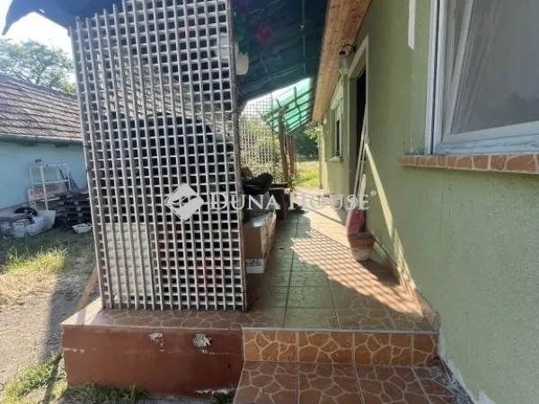 Eladó ház Úri 77 nm