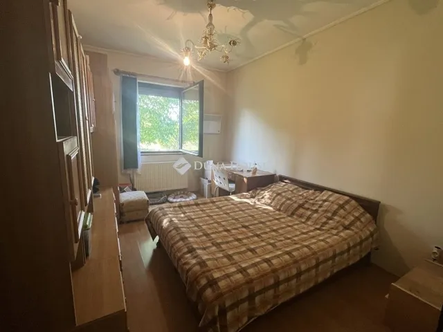 Eladó ház Úri 77 nm