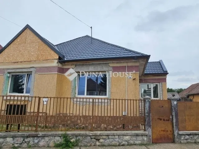 Eladó ház Tápiószecső 140 nm