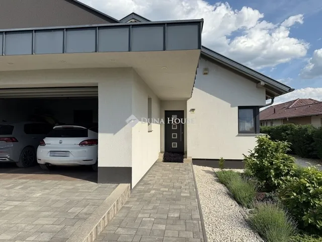 Eladó ház Péteri 127 nm