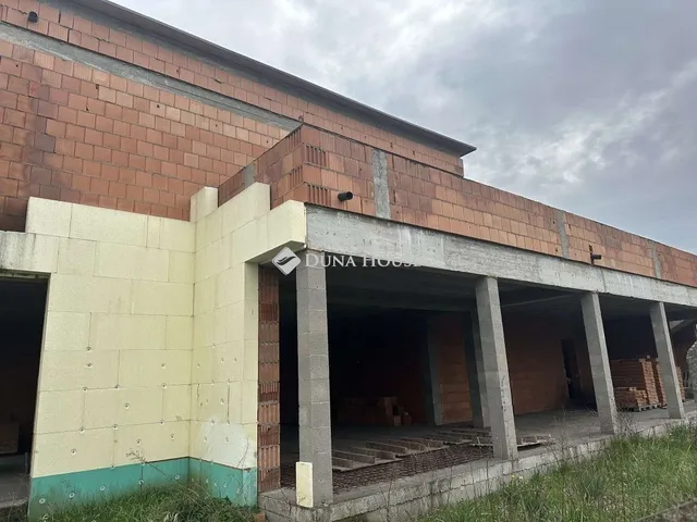 Eladó ház Albertirsa 369 nm