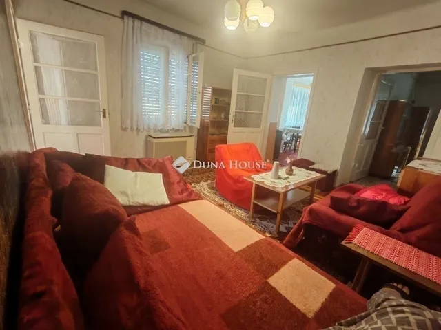 Eladó ház Úri 73 nm