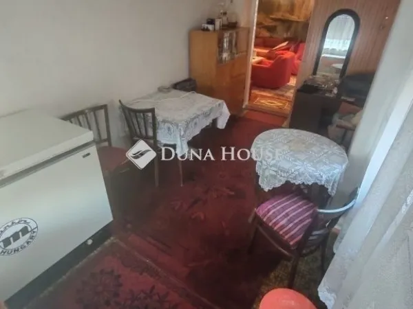 Eladó ház Úri 73 nm