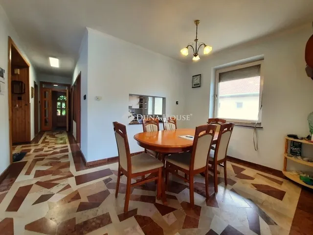 Eladó ház Újhartyán 190 nm