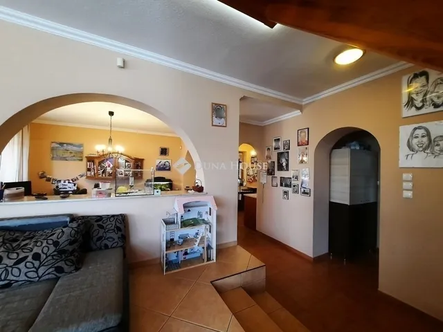 Eladó ház Újhartyán 175 nm