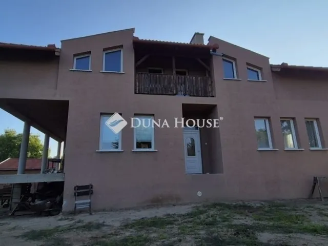 Eladó ház Monor 267 nm