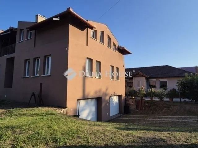 Eladó ház Monor 267 nm