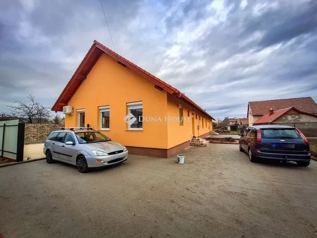 Eladó ház Monor 107 nm