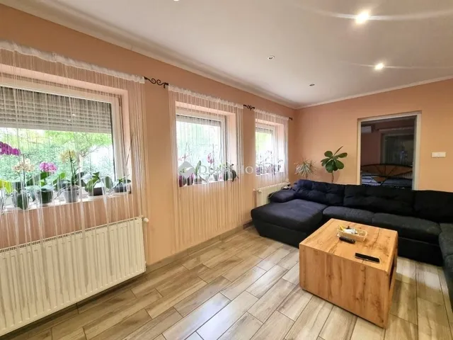 Eladó ház Tápióbicske 170 nm