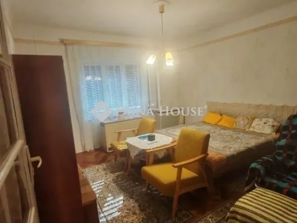 Eladó ház Úri 73 nm