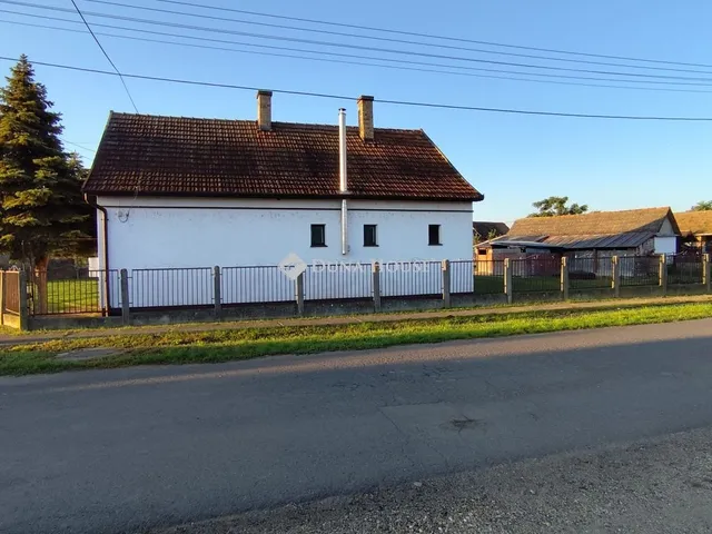 Eladó ház Földes 69 nm