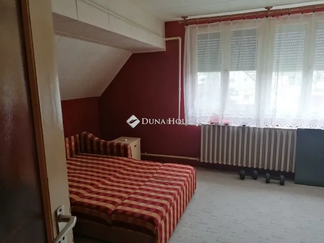 Eladó ház Tápiószele 200 nm