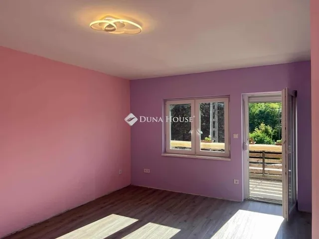 Eladó ház Úri 141 nm