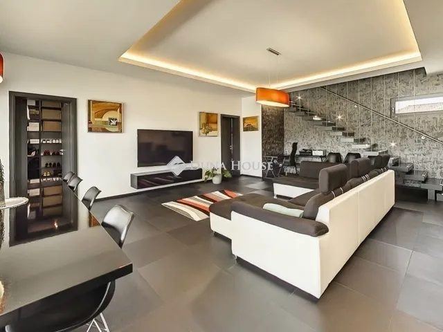 Eladó ház Dabas 270 nm