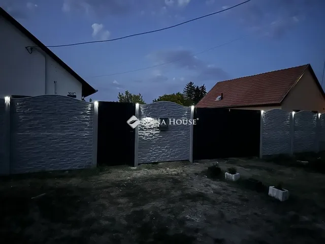 Eladó ház Tápióság 72 nm