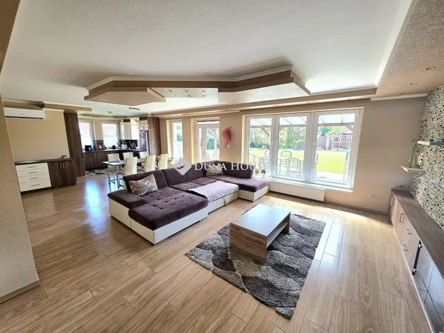 Eladó ház Cegléd 225 nm