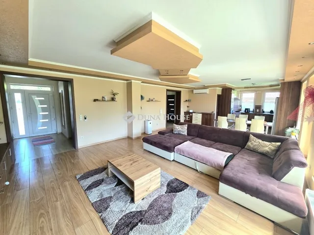 Eladó ház Cegléd 225 nm