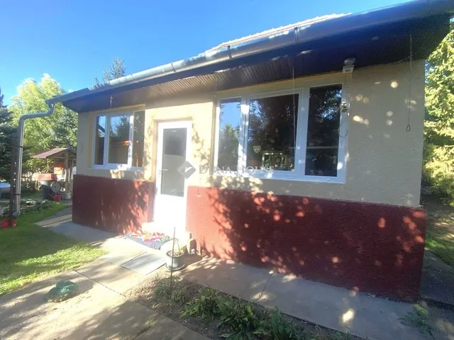 Eladó üdülő és hétvégi ház Dány 114 nm