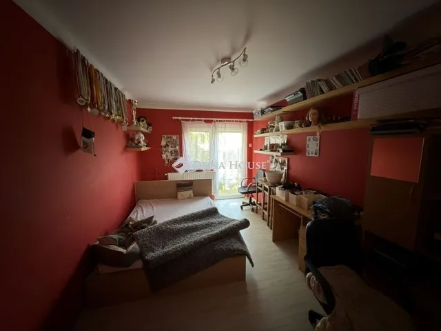 Eladó ház Dány 260 nm