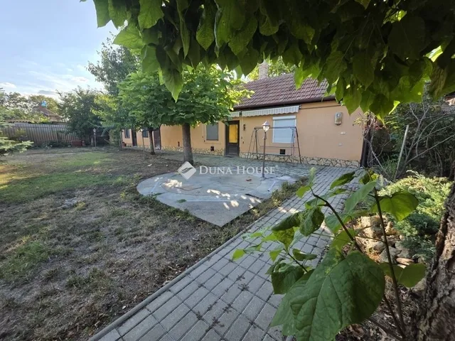 Eladó ház Cegléd 195 nm