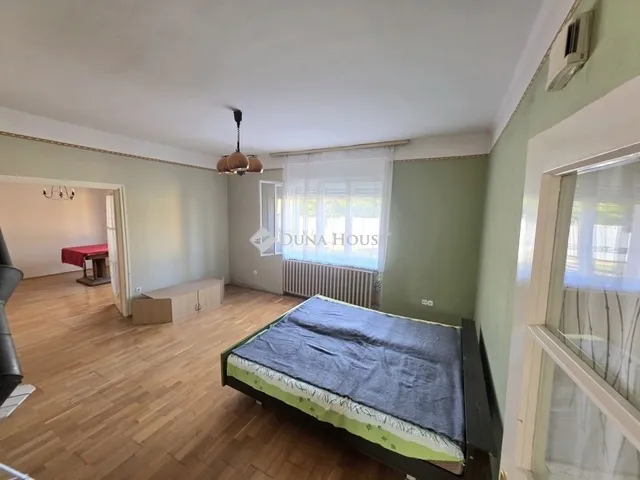 Eladó ház Cegléd 195 nm