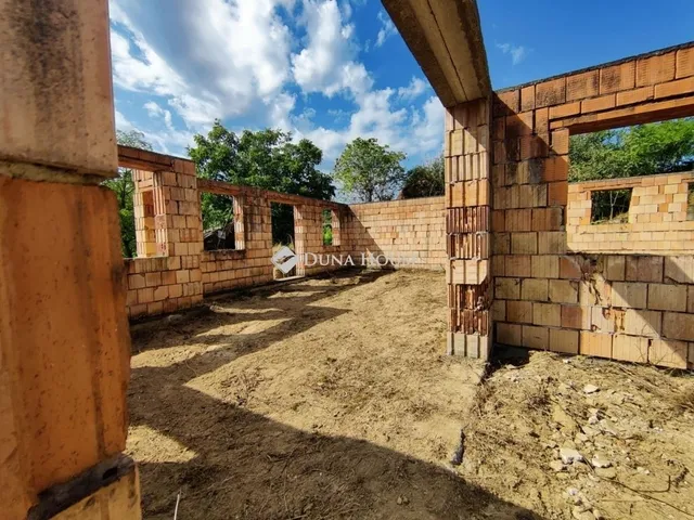 Eladó telek Úri 1665 nm