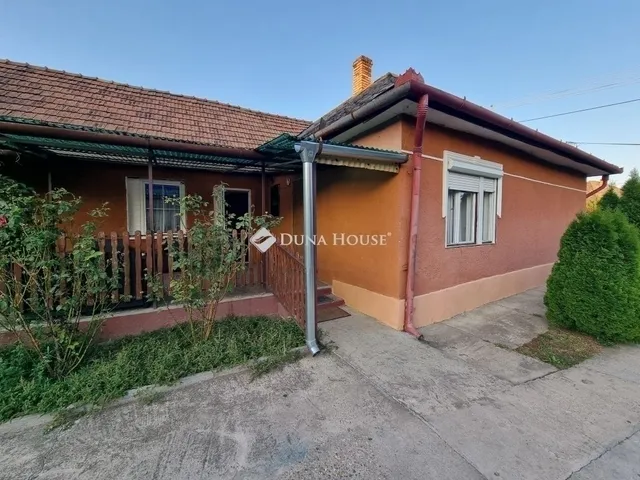 Eladó ház Tóalmás 98 nm