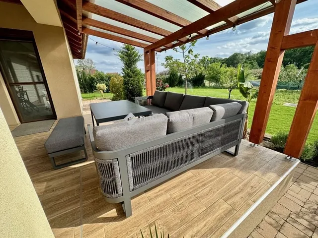 Eladó ház Ballószög 190 nm