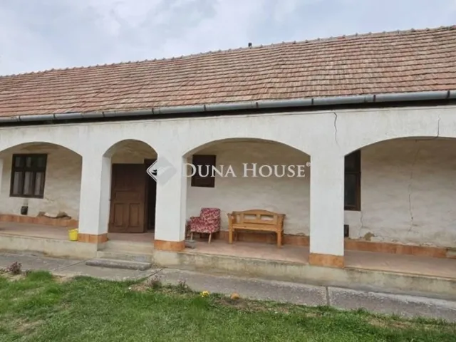 Eladó ház Kóka 165 nm