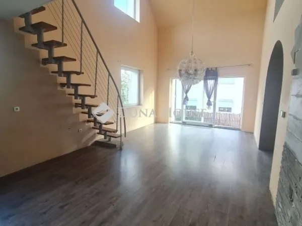 Eladó ház Kerepes 244 nm