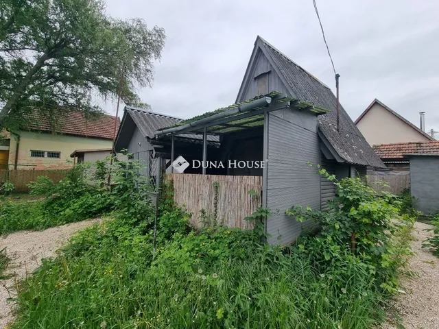 Eladó üdülő és hétvégi ház Tóalmás 30 nm