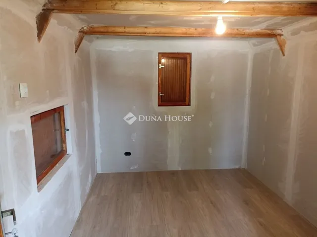 Eladó üdülő és hétvégi ház Tóalmás 30 nm