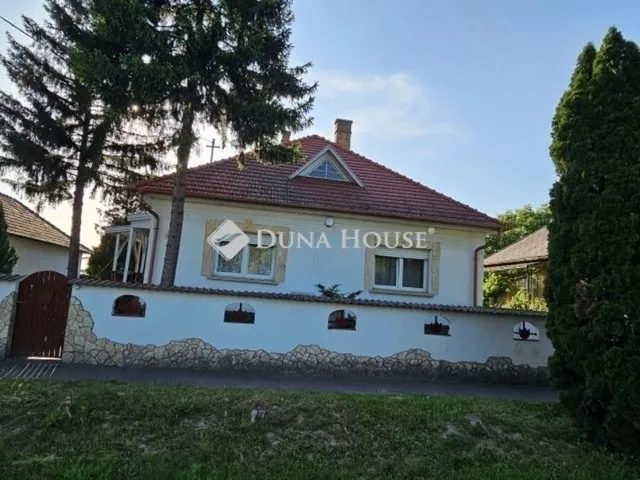 Eladó ház Tápiószecső 150 nm