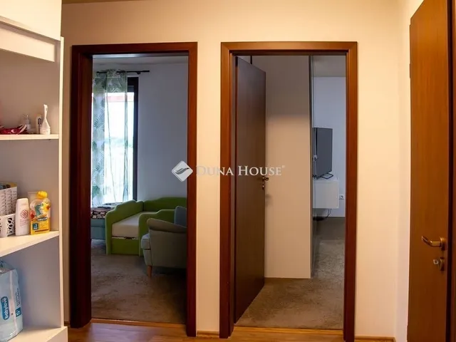 Eladó ház Pécel 270 nm