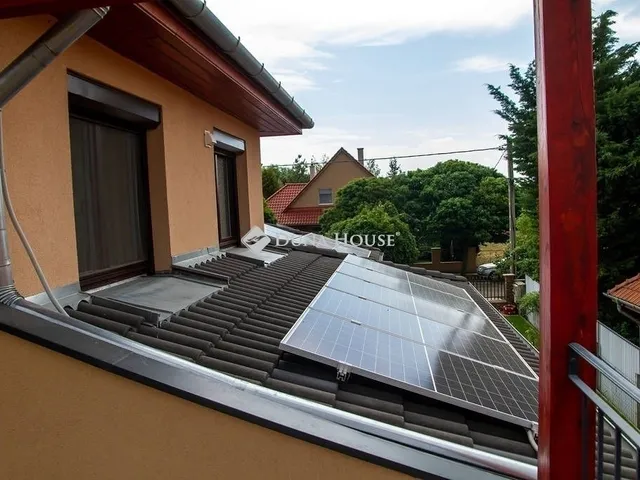 Eladó ház Pécel 270 nm