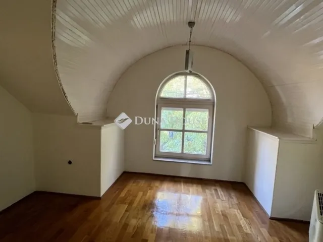 Eladó ház Budapest XVI. kerület 235 nm