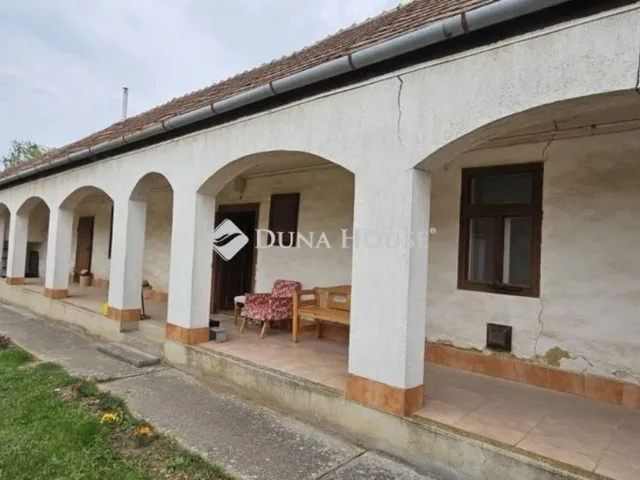 Eladó ház Kóka 165 nm