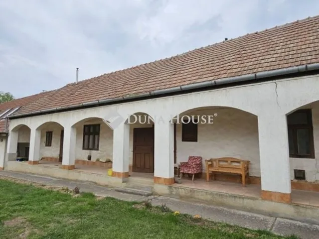 Eladó ház Kóka 165 nm