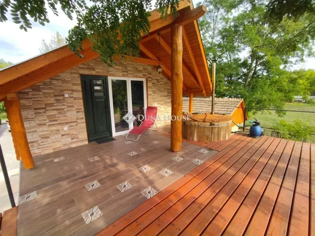 Eladó mezőgazdasági ingatlan Nagykáta 339 nm