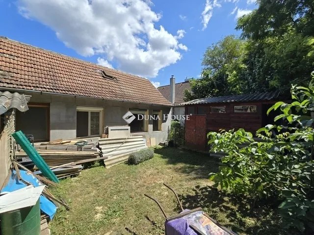 Eladó ház Pécel 61 nm