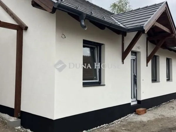 Eladó ház Tápiószecső 102 nm
