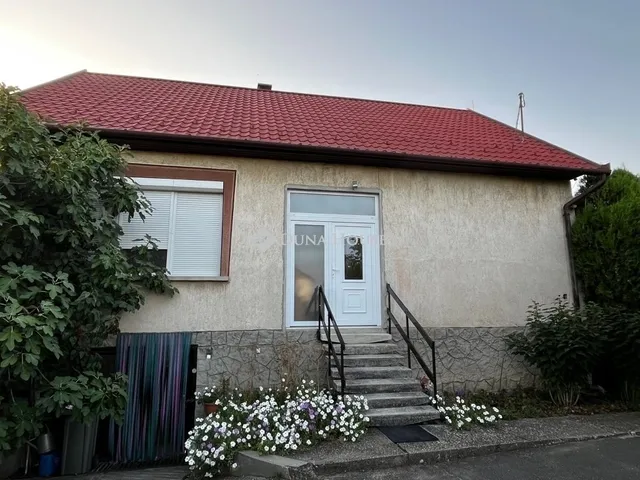 Eladó ház Nagykáta 114 nm